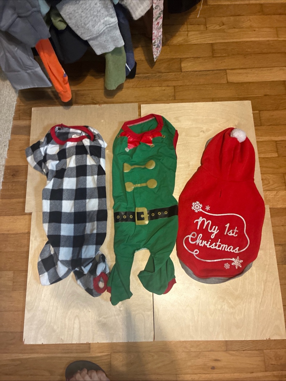 Green elf dog One-Piece Bodysuit with Festive Red Trim qty 3 size medium